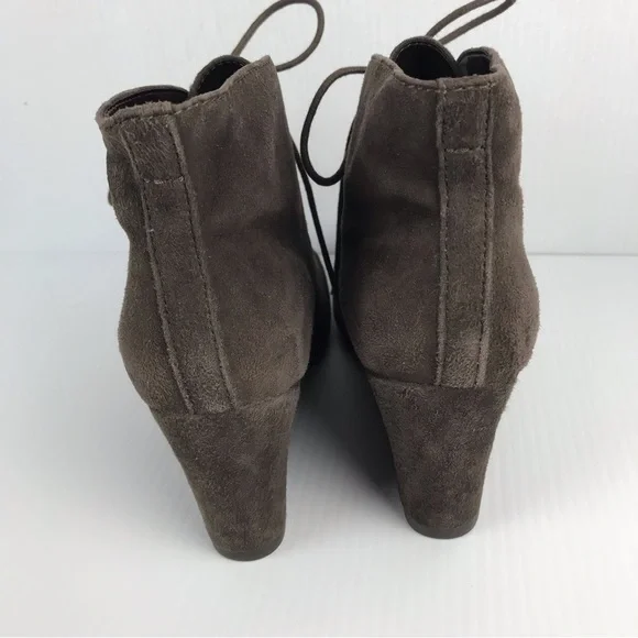 Clarks Rosepoint Dew Suede Booties Size 9.5M - Picture 4 of 7
